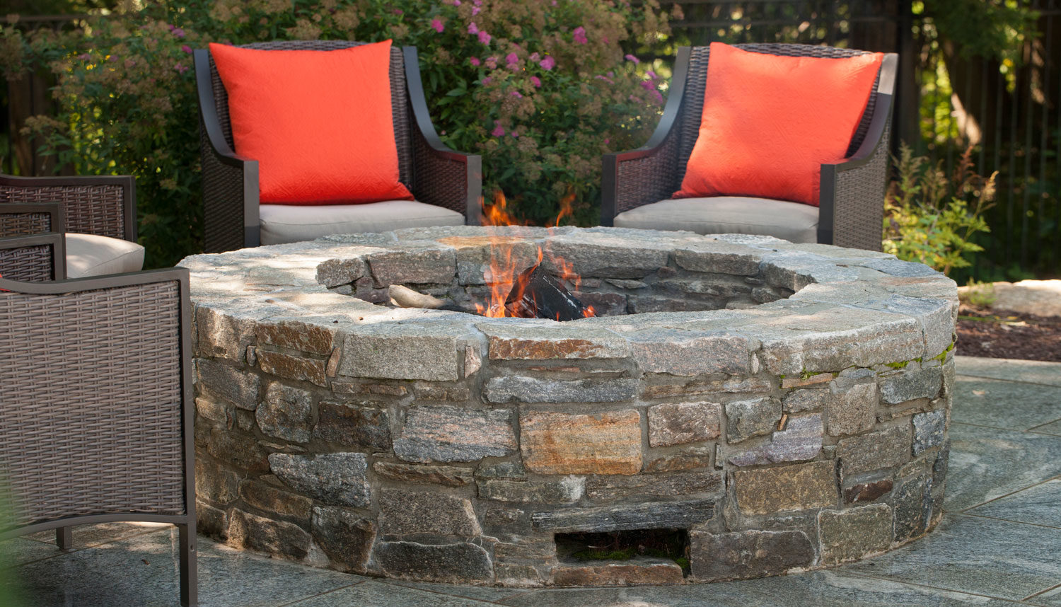Natural Stone Fire Pit Design, Do You Need Special Stones For A Fire Pit